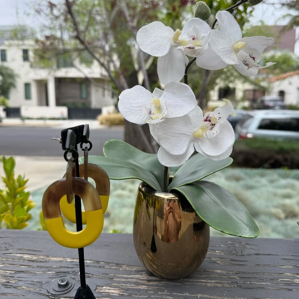 Elegant yellow and Brown buffalo horn lacquer Earrings